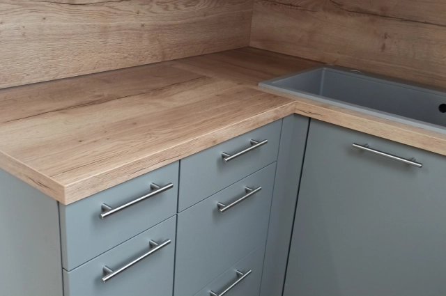 Beépített bútor és nyílászáró beszerelés